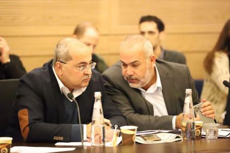 المصاددقة على قانون السعدي والطيبي لمنع حجز رخصة السياقة للمَدينين